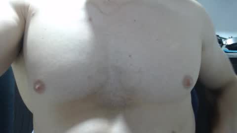 Snapshot of preettyboyx chatting on 10.22.25 JUAN online show from 10.22.25