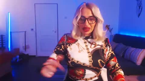 Victoria online show from 01.11.25