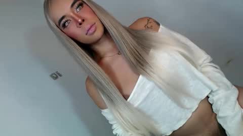 Snapshot of pretty_cloeh chatting on 05.11.26 pretty_cloeh online show from 05.11.26