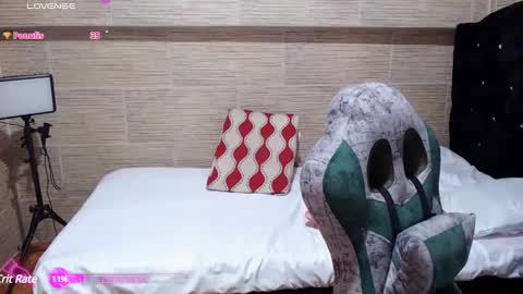 Snapshot of pretty_cristal22 chatting on 02.05.25 pretty_cristal22 online show from 02.05.25