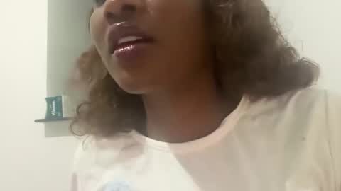 independent model online show from 09.19.25