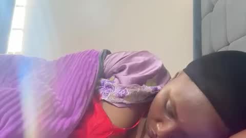 independent model online show from 09.23.25