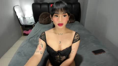 Snapshot of pretty_glinda chatting on 06.23.26 pretty_glinda online show from 06.23.26