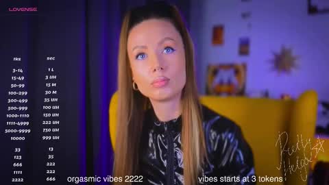 Snapshot of pretty_helga chatting on 09.17.25 pretty_helga online show from 09.17.25