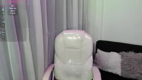 Snapshot of pretty_johnson_ chatting on 02.27.26 pretty online show from 02.27.26