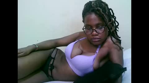 pretty_mellan online show from 02.10.25