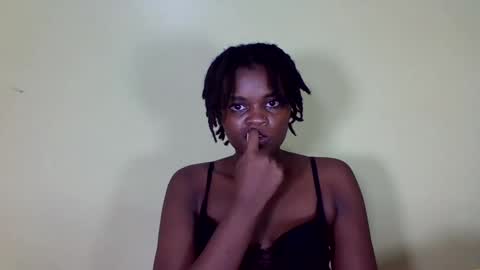 pretty_miya online show from 12.26.24