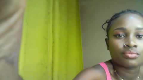 Snapshot of pretty_moh chatting on 10.31.25 Moh online show from 10.31.25