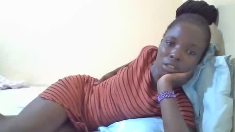 pretty_petite_ebony online show from 02.14.25