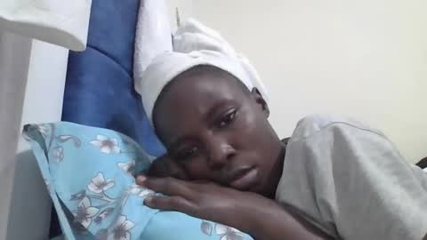 pretty_petite_ebony online show from 10.21.25