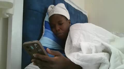 pretty_petite_ebony online show from 12.22.25