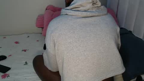 Essy online show from 12.15.25