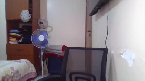 Snapshot of pretty_shila chatting on 04.25.26 pretty_shila online show from 04.25.26