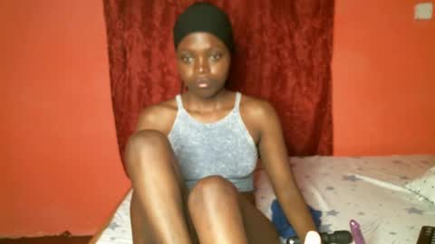 SaraCattra online show from 01.24.25