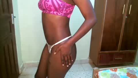 SaraCattra online show from 02.23.25