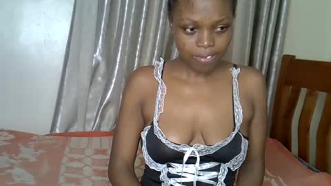 SaraCattra online show from 10.04.25