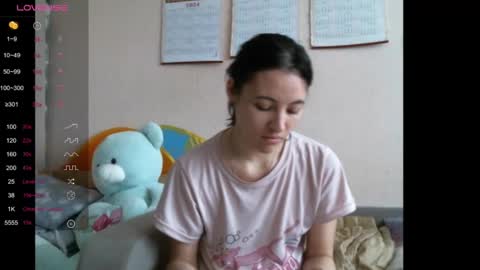Snapshot of prettybella_7 chatting on 12.16.24 Bella online show from 12.16.24