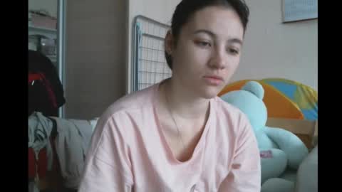 Snapshot of prettybella_7 chatting on 01.05.25 Bella online show from 01.05.25
