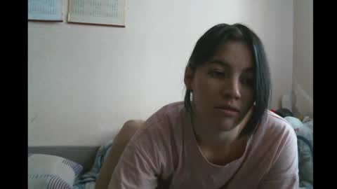 Snapshot of prettybella_7 chatting on 01.06.25 Bella online show from 01.06.25