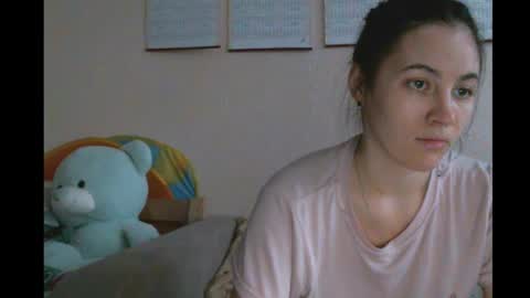 Snapshot of prettybella_7 chatting on 01.20.25 Bella online show from 01.20.25