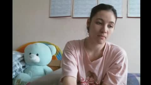 Snapshot of prettybella_7 chatting on 02.11.25 Bella online show from 02.11.25