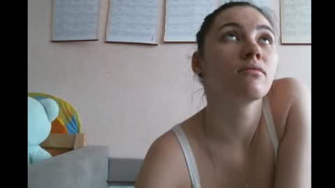 Snapshot of prettybella_7 chatting on 02.12.25 Bella online show from 02.12.25