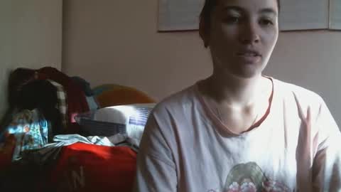 Snapshot of prettybella_7 chatting on 09.18.25 Bella online show from 09.18.25