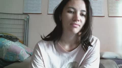 Snapshot of prettybella_7 chatting on 09.21.25 Bella online show from 09.21.25