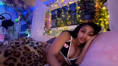 Snapshot of prettyblackgal chatting on 02.12.26 prettyblackgal online show from 02.12.26