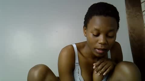 Snapshot of prettycoco_ chatting on 04.12.26 coco online show from 04.12.26