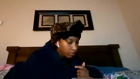 prettyfacefemale online show from 10.14.25