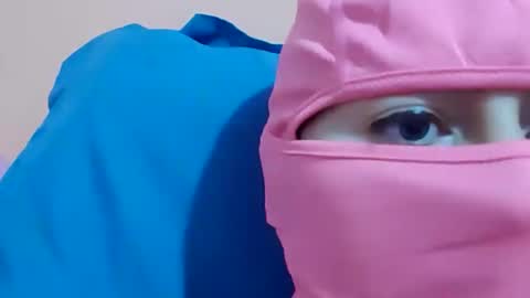 PrettyFeet online show from 12.22.25