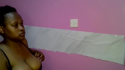 Snapshot of prettyghats chatting on 10.22.25 prettyghats online show from 10.22.25