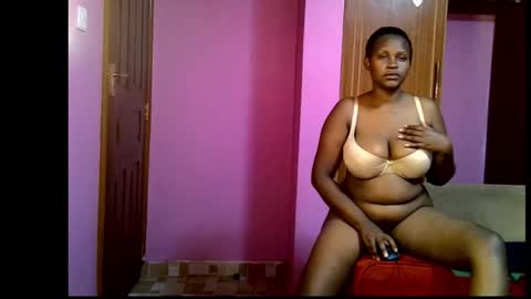 Snapshot of prettyghats chatting on 10.26.25 prettyghats online show from 10.26.25