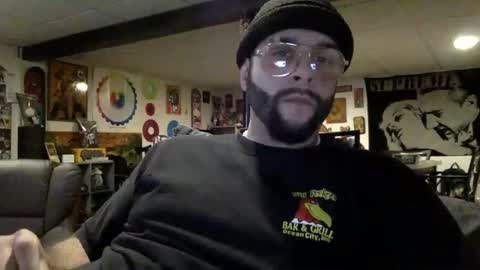 Snapshot of prettyglazed chatting on 02.03.25 prettyglazed online show from 02.03.25