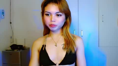 Snapshot of prettyjulian chatting on 12.28.24 SEXY JULIA online show from 12.28.24