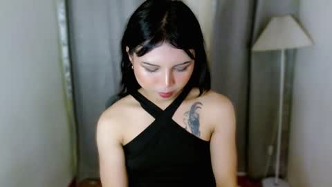 Snapshot of prettyjulian chatting on 10.20.25 SEXY JULIA online show from 10.20.25