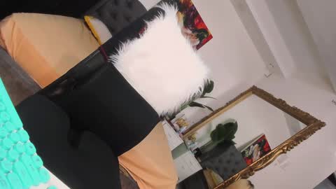 prettyjuliax online show from 01.19.25