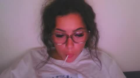 prettyjulliette online show from 10.15.25