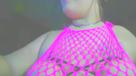 Snapshot of prettykittymami69 chatting on 12.15.25 prettykittymami69 online show from 12.15.25