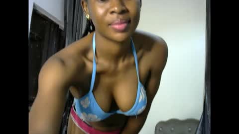 Snapshot of prettylove5 chatting on 09.24.25 evelyn online show from 09.24.25