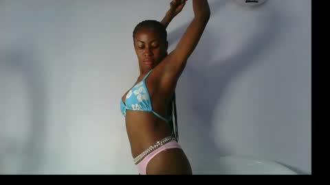 Snapshot of prettylove5 chatting on 10.13.25 evelyn online show from 10.13.25