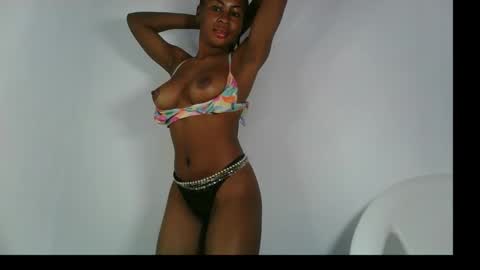 Snapshot of prettylove5 chatting on 10.17.25 evelyn online show from 10.17.25