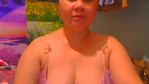 Snapshot of prettynhing chatting on 06.07.26 Nhing online show from 06.07.26