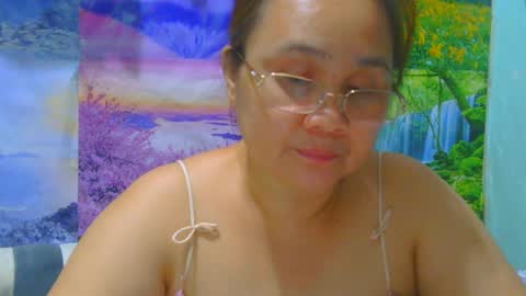 Snapshot of prettynhing chatting on 06.21.26 Nhing online show from 06.21.26