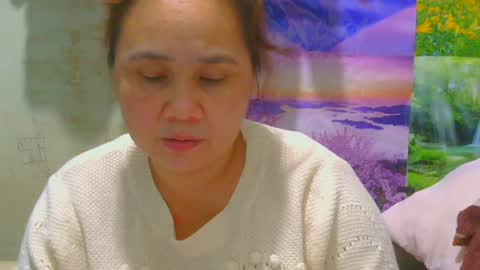 Snapshot of prettynhing chatting on 07.15.26 Nhing online show from 07.15.26