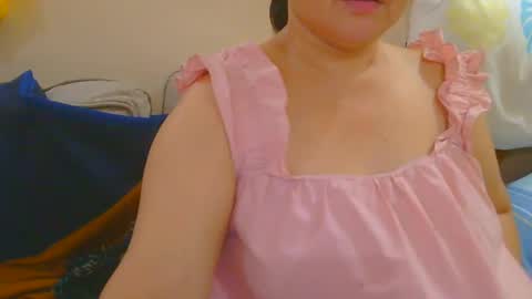 Snapshot of prettynhing chatting on 07.25.26 Nhing online show from 07.25.26