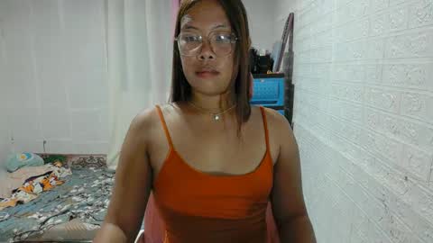 Snapshot of prettyoliviax chatting on 01.17.25 olivia for short oliv online show from 01.17.25