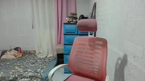 Snapshot of prettyoliviax chatting on 01.20.25 olivia for short oliv online show from 01.20.25