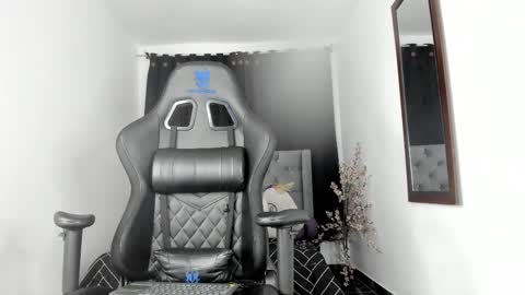 Snapshot of prettypervyx chatting on 03.02.25 Laura Onlyfans 40OFF online show from 03.02.25